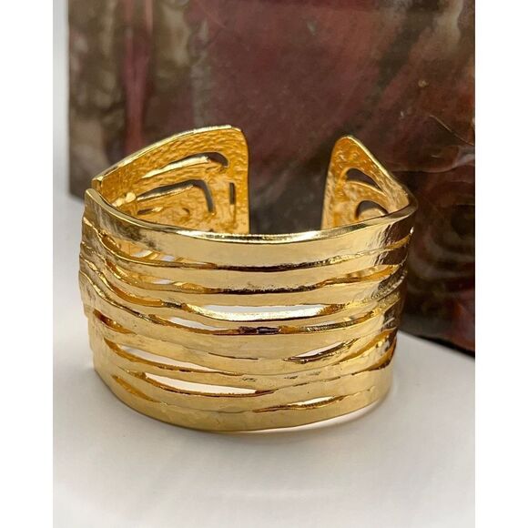 Kenneth Jay Lane Metallic Satin 22k Goldplated Wavy Cutout Wide Cuff - Picture 10 of 11